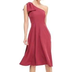 NWT Gal Meets Glam Yvonne shoulder bow dress